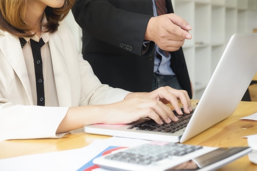 Saiba como montar um briefing de criação de sites eficiente e estratégico, essencial para clientes e agências que buscam resultados digitais.
