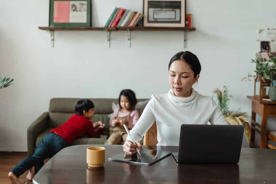 Descubra se o seguro de vida para crianças realmente vale a pena e conheça alternativas para proteger o futuro dos seus filhos.