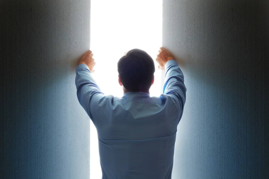 Descubra negócios lucrativos que você pode abrir com apenas 5 mil reais, incluindo delivery, marketplaces, serviços locais e modelos de baixo risco.